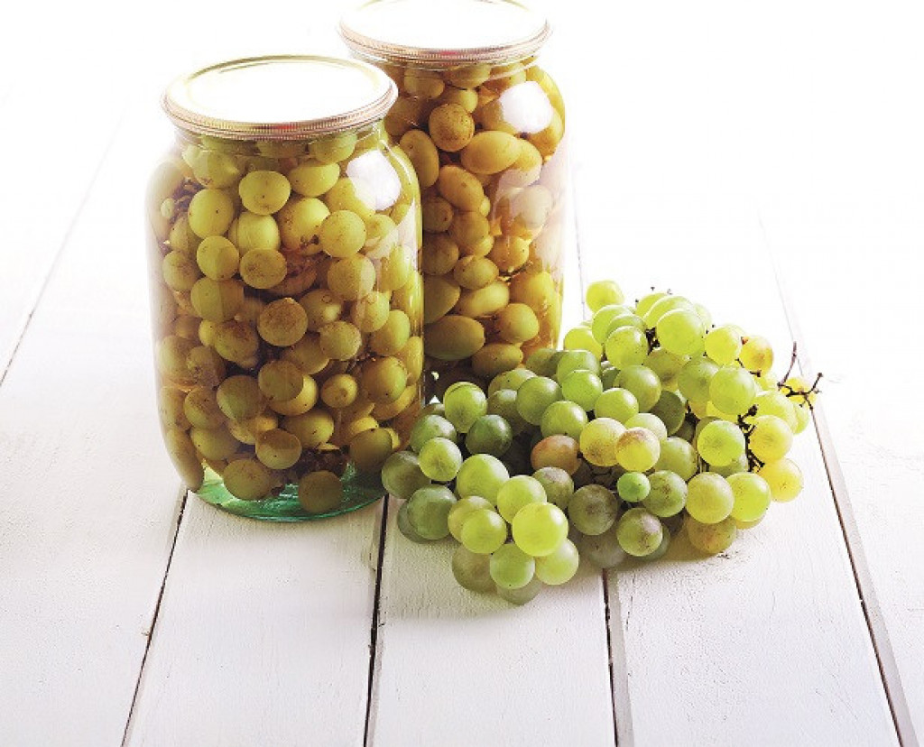 LJUTA TURŠIJA OD GROŽĐA Ako volite pikantno i začinjeno, postaće vam omiljena salata