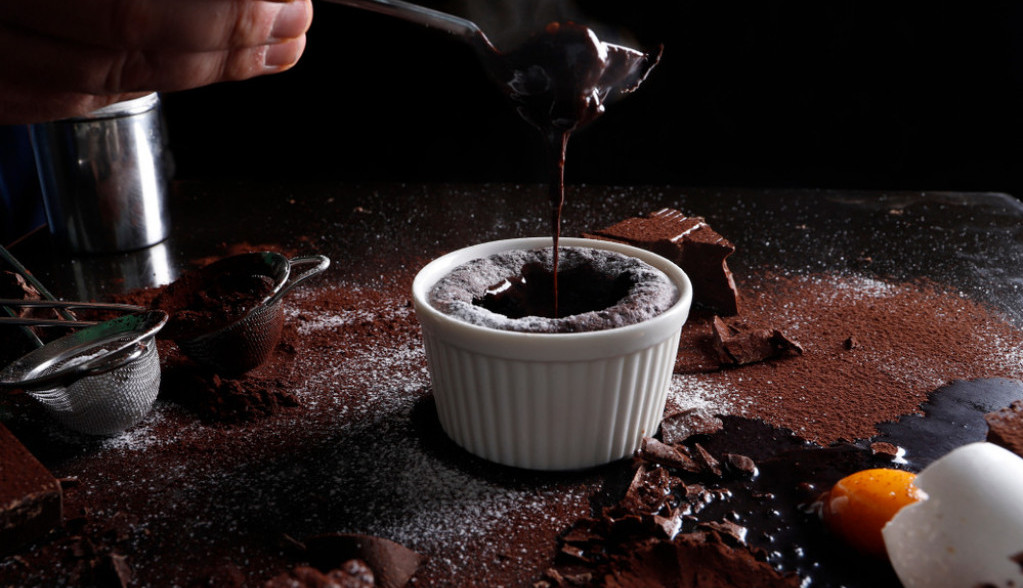ČOKOLADNI SUFLE Rapsodija ukusa na francuski način, za prave ljubitelje slatkiša