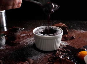 ČOKOLADNI SUFLE Rapsodija ukusa na francuski način, za prave ljubitelje slatkiša