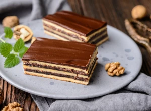 ŽERBO KOCKE Očaravajući mađarski kolač sa dugom istorijom, prhkim korama i džemom