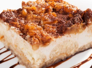 AUSTRIJSKI TIRAMISU Sočan i mekan, a ovo voće mu daje posebnu draž, po receptu bez premca