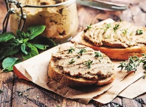 PILEĆA PAŠTETA Za brzi doručak ili kao slasan prilog, a ukusa koji priča priče