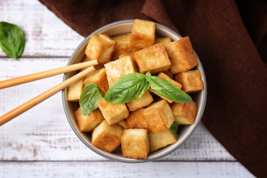 HRSKAVI TOFU Sir pogodan za dane posta , a ne goji, dodajte kao prilog omiljenom jelu