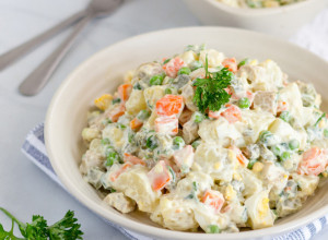 POSNA RUSKA SALATA Omiljeno predjelo koje ni malo ne zaostaje za originalom, ukusa koji priča priče