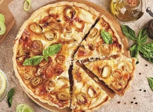 TART S PRAZILUKOM I SIROM Najbolje se slaže sa jogurtom ili kiselim mlekom, a uspeva i početnicima