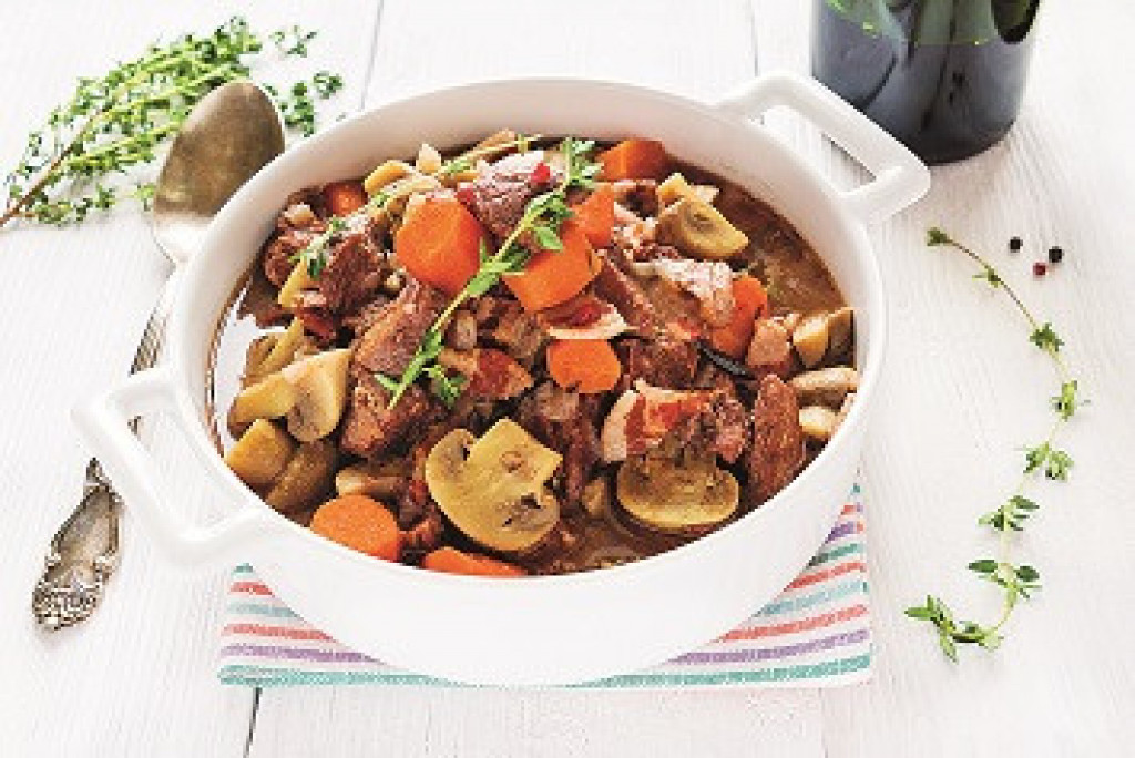 RAGU S POVRĆEM I PEČURKAMA Aromatični specijalitet sa mesom,  u neodoljivom spoju ukusa