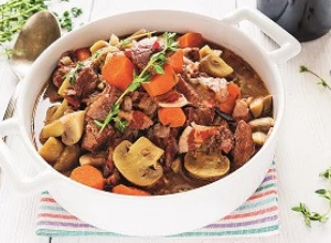 RAGU S POVRĆEM I PEČURKAMA Aromatični specijalitet sa mesom,  u neodoljivom spoju ukusa