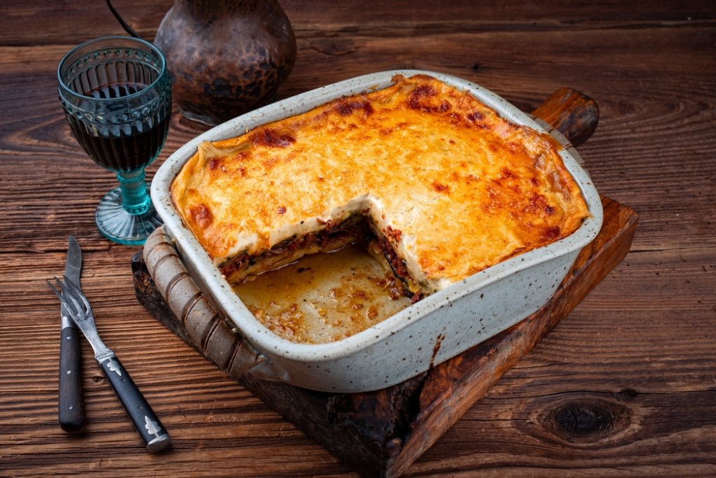 MUSAKA OD KARFIOLA RAJ ZA NEPCA Još sočnija i ukusnija, popraviće vam dan u trenu