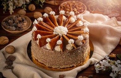 DOBOŠ TORTA Složena poslastica bogatog ukusa ukrasiće svaku trpezu i oduševiće goste