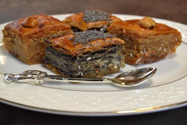 SANDOKAN PITA Turski desert sličan baklavi koji pomera granice dobrog ukusa
