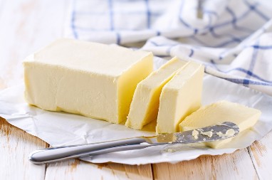 MARGARIN ILI MASLAC? Razlika i kada je bolje koji da koristite