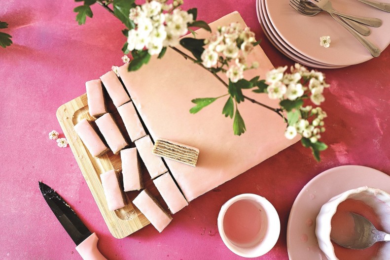 POSNA ROZEN TORTA Klasik koji nikada ne izlazi iz mode, za svaku svečanu trpezu