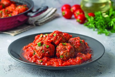 JUNEĆE ĆUFTE U PARADAJZ SOSU Donosimo vam recept pevačice Katarine Grujić, biće nikad sočnije