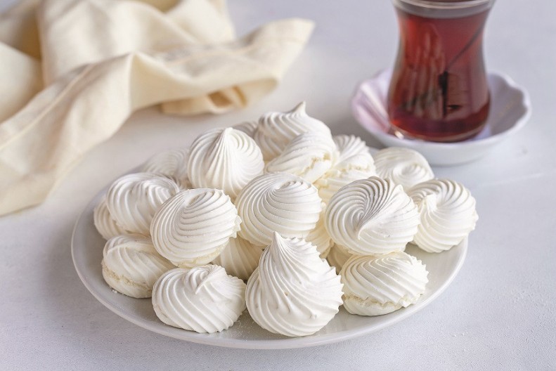 PUSLICE Vazdušasti penasti poljupci koji vraćaju u prošle dane i bakinu kuhinju