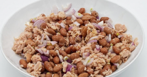 POSNA KIKIRIKI SALATA SA TUNJEVINOM Zasitno i ukusno predjelo koje može da zameni obrok