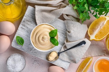 KAKO DA NAPRAVITE DOMAĆI MAJONEZ? Treba vam samo 5 minuta, a biće još ukusniji i zdraviji