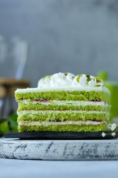 PISTAĆ TORTA SA BELOM ČOKOLADOM Slična Dubai poslastici, ali kremastija i laganija