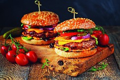 DOMAĆI BURGERI Napravite ih kao pravi roštilj majstor i obradujte drage ljude fenomenalnom gozbom