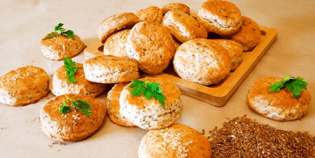 POGAČICE OD KOPRIVE SA ČIA SEMENKAMA Uz šolju jogurta savršene za doručak