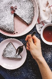 KLADKAKA Švedski lepljivi kolač prepun čokolade, a gotov za 20 minuta, ništa jednostavnije za napraviti