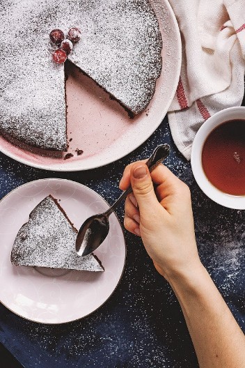 KLADKAKA Švedski lepljivi kolač prepun čokolade, a gotov za 20 minuta, ništa jednostavnije za napraviti