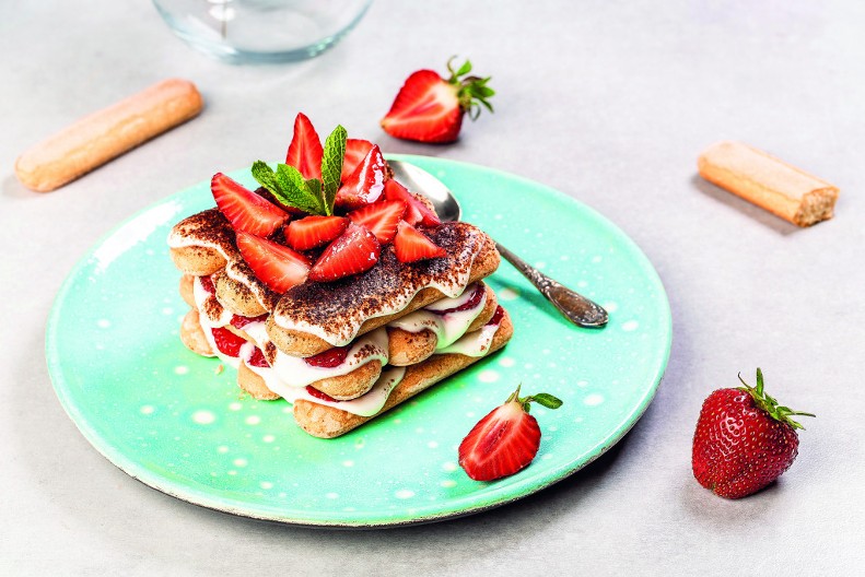 PROLEĆNI TIRAMISU SA JAGODAMA Jednostavni desert skupog ukusa koji miriše na ljubav