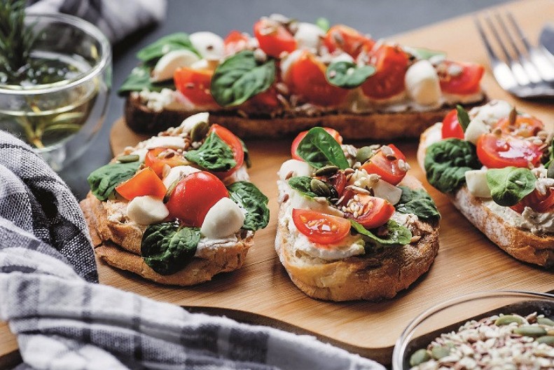 BRUSKETI NA DOMAĆI NAČIN Klasik italijanske kuhinje koji pomera granice dobrog ukusa