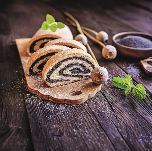 NEODOLJIVA ŠTRUDLA SA MEDOM I MAKOM Poslastica koja miriše na ljubav, u najslađem spoju ukusa