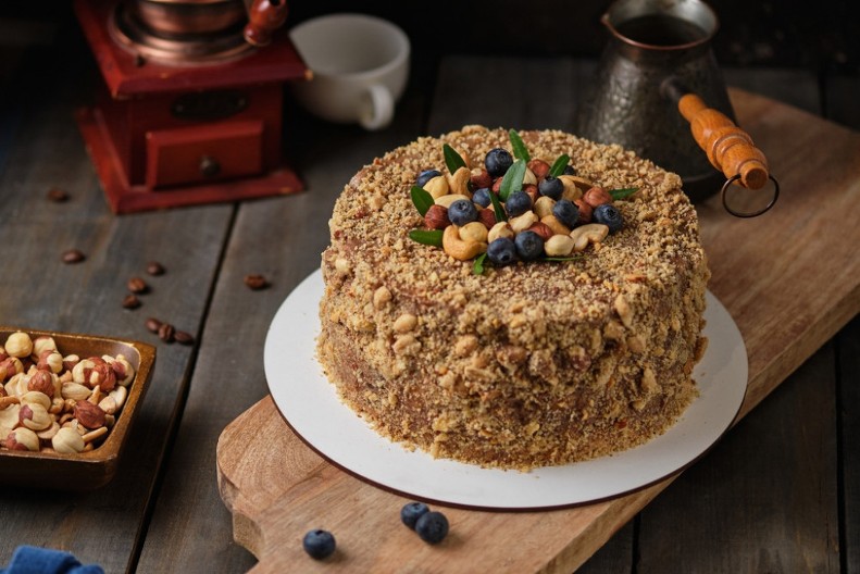 POSNA TORTA Najukusnija torta sa čokoladom i orasima, savršena za svečane prilike!