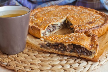 SLASNA PITA SA PEČURKAMA Ukusa koji priča priče, a idealna za dane Božićnog posta