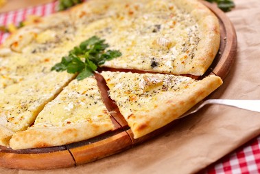 PICA SA 4 VRSTE SIRA Obožavaćete je, a idealna za lepo veče sa prijateljima