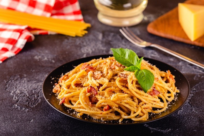 PO RECEPTU GORDONA REMZIJA: Najkremastija karbonara , ovakve špagete nikada niste probali!