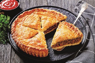 SLASNA PITA SA MESOM ZA PRAVE GURMANE Jelo koje pomera granice dobrog ukusa