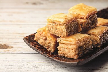 FENOMENALNA PITA SA ORASIMA Ukusa koji pomera granice dobrog ukusa, za pravo uživanje