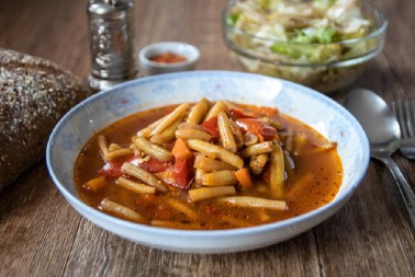 PRELAKA JE ZA PRIPREMU I SUPERHRANLJIVA Recept za kuvanu boraniju, baš onakvu kakvu su spremale naše bake