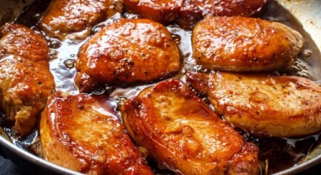 OVAKO SE SPREMA SVINJETINA NA SEOSKI NAČIN Sočno i meko meso, koje je othranilo generacije