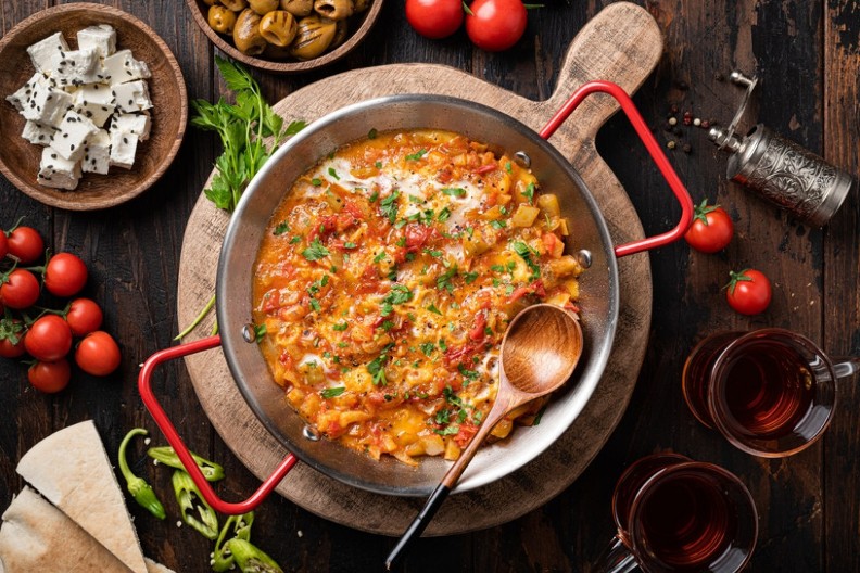 MENEMEN Turska kajgana gotova za 15 minuta koja pomera granice dobrog ukusa