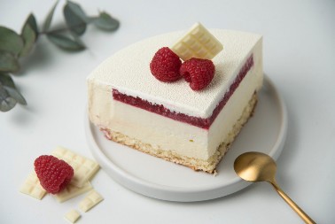 ČIZKEJK SA BELOM ČOKOLADOM Aromatični desert koji će vas zasladiti u momentu