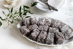 NEODOLJIVI LAMINGTON KOLAČI Australijski čupavci mekani kao duša, svi će vam tražiti recept