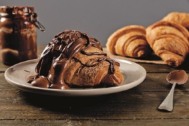 KROASAN SA ČOKOLADOM Mirisan i mekan, kad ga jednom probate pravićete stalno
