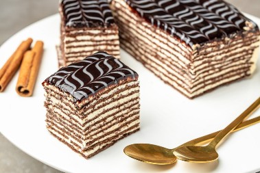 POSNA ROZEN TORTA Čokoladna poslastica koja se brzo napravi, a još brže pojede!