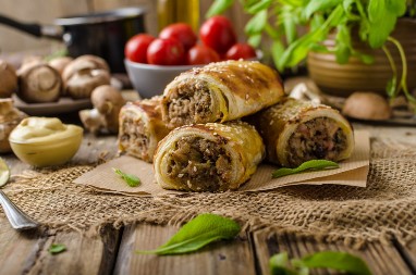 JEDNOSTAVNE PITICE SA PEČURKAMA Mogu da budu posne na ulju ili vodi, a razgrabiće se čim se postave