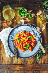 NJOKE U PARADAJZ SOSU Jednostavan vikend ručak u kome će porodica uživati