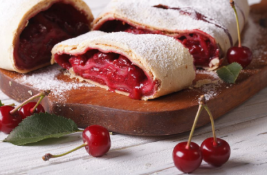 MAĐARSKA BAKLAVA SA VIŠNJAMA Sočna poslastica koja se topi u ustima, kao osmišljena za leto