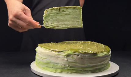 PALAČINKA TORTA SA PISTAĆIMA Rapsodija ukusa u svakom zalogaju