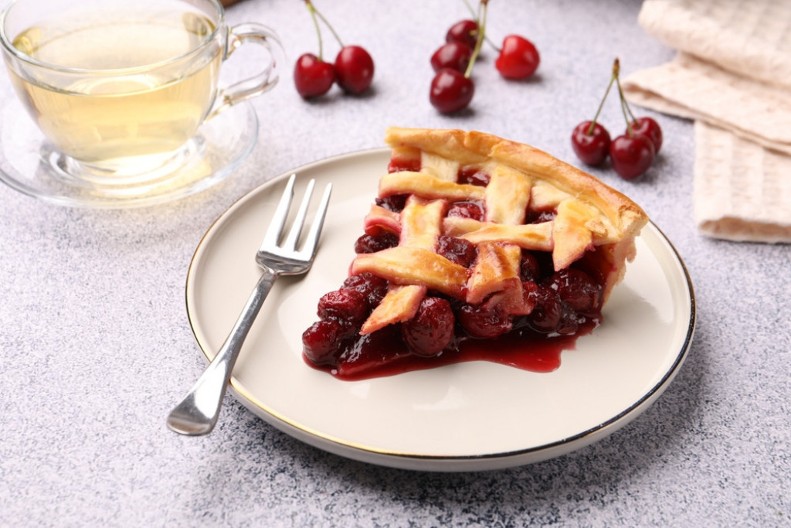 PITA SA VIŠNJAMA I ŠLJIVAMA Mihajlu Pupinu je bila omiljena, pola pleha nestane dok pristavite kafu