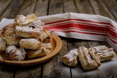 SALČIĆI IZ BAKINE KUHINJE BUDE NOSTALGIJU Puni pekmeza, listaju se kao novine
