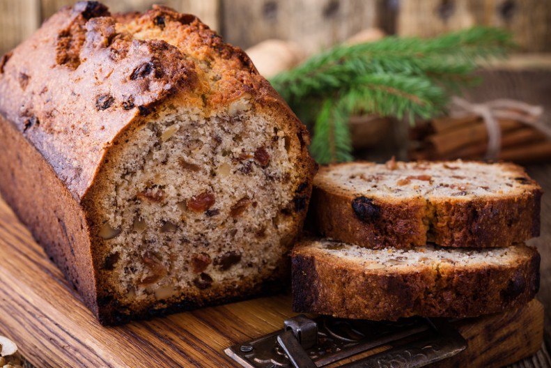 STARINSKI KOLAČ SA SUVIM VOĆEM Recept iz stare bakine sveske na kome su odrasle generacije