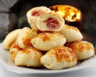 BRZE KIFLICE SA ŠUNKOM I SIROM Nema kvasca ni čekanja, a ispadnu mekane kao duša