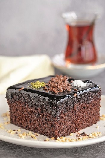 TURSKI MOKI KOLAČ OSVAJA I ONE IZBIRLJIVE Gotov za pola sata, a topi se u ustima